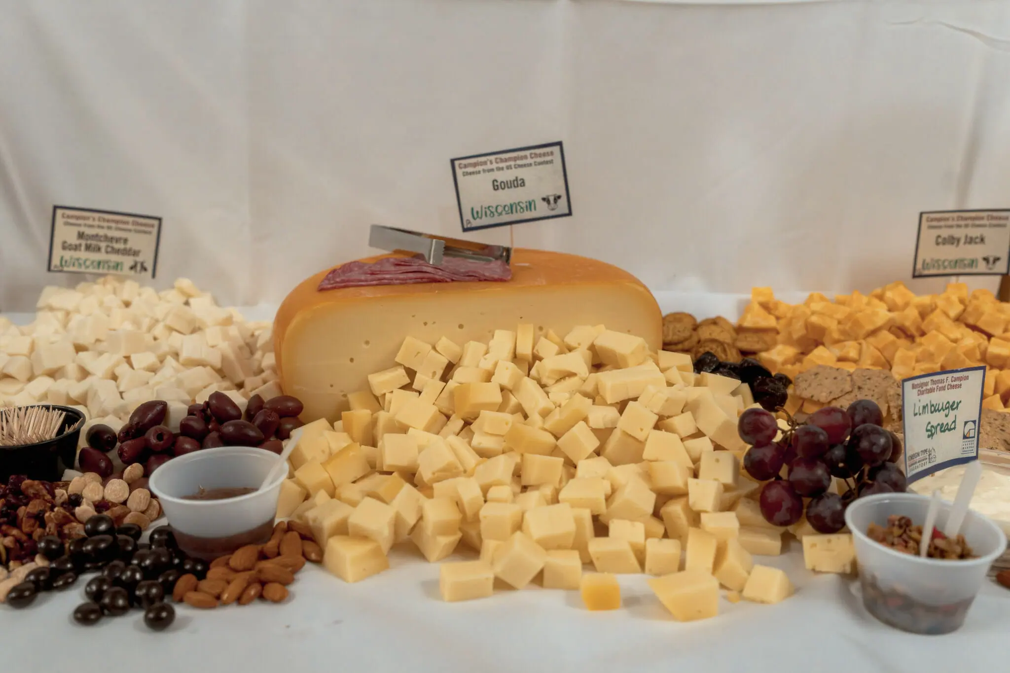 Gouda and chocolate pairings